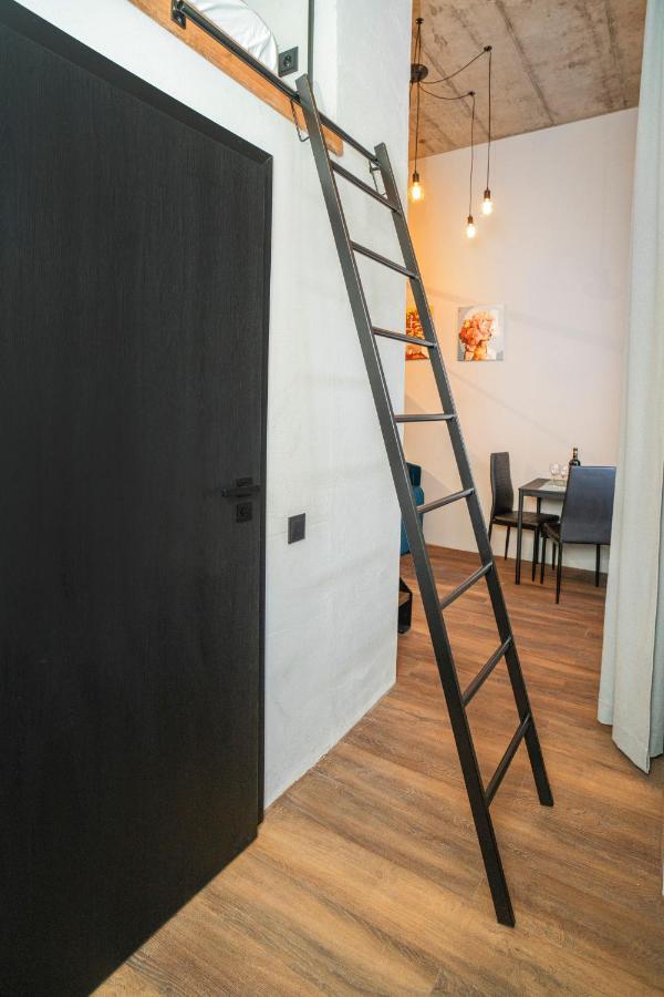 Teeny Tiny Lofts In Center Каунас Екстер'єр фото